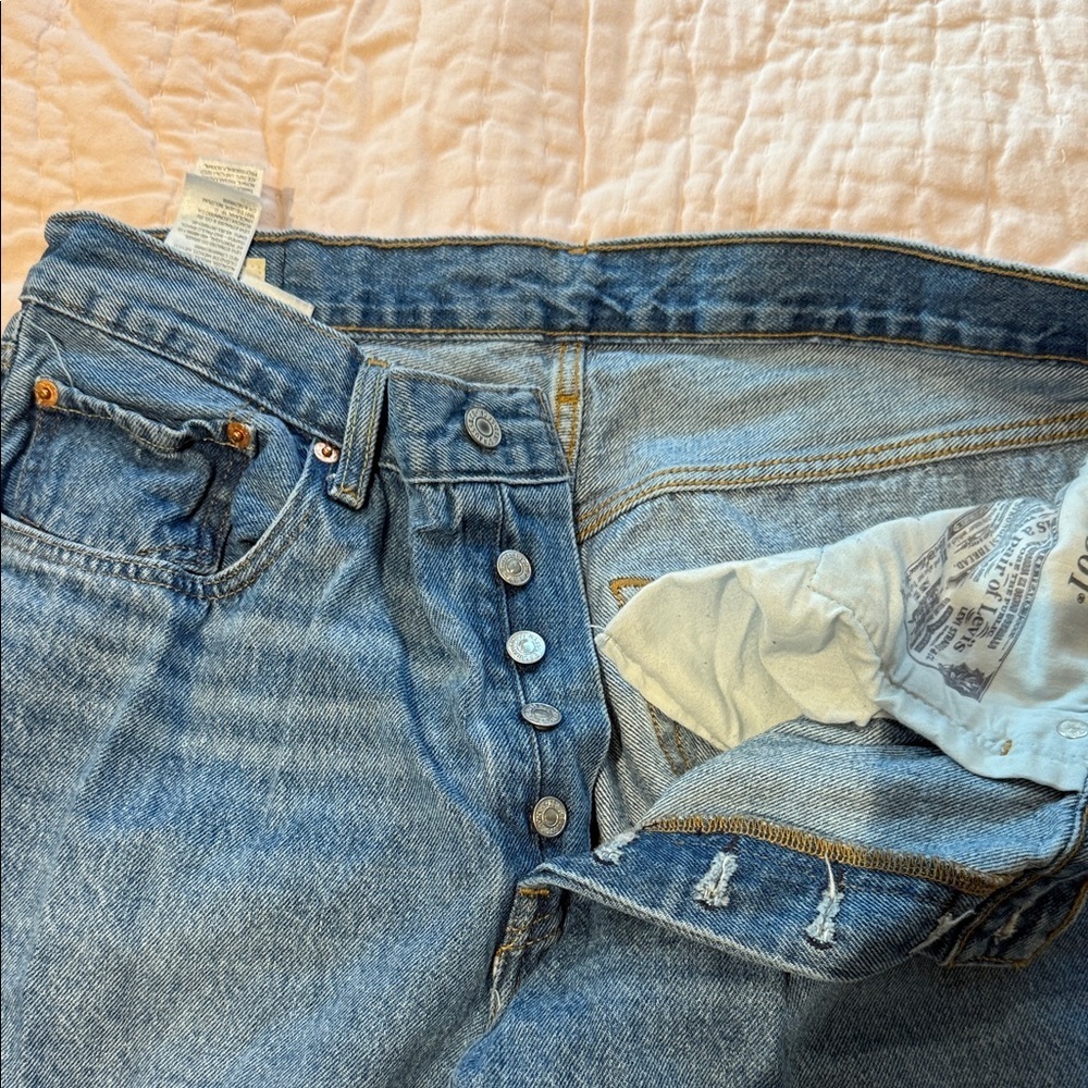 Levi's 501 Button Fly Classic Straight Leg Blue Jeans 31/32 - Picture 2 of 9